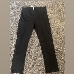 Black Lululemon capris size 4